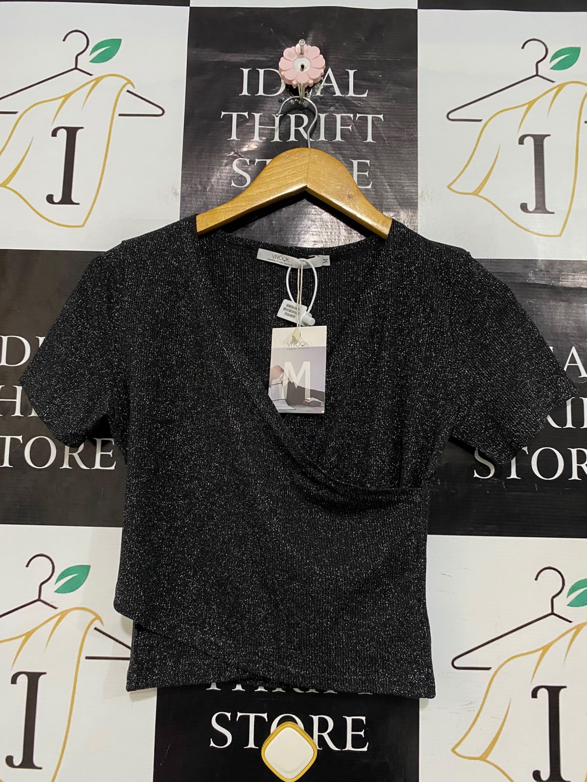 VNOOK |M| BUST 16| A53| BLACK METALLIC WRAP-FRONT V-NOOK TECHNICAL UTILITY TOP