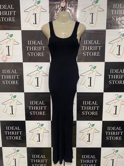 DAZIE |S| BUST 15| A53| BLACK RIBBED SCOOP-NECK TECHNICAL UTILITY MIDI DRESS