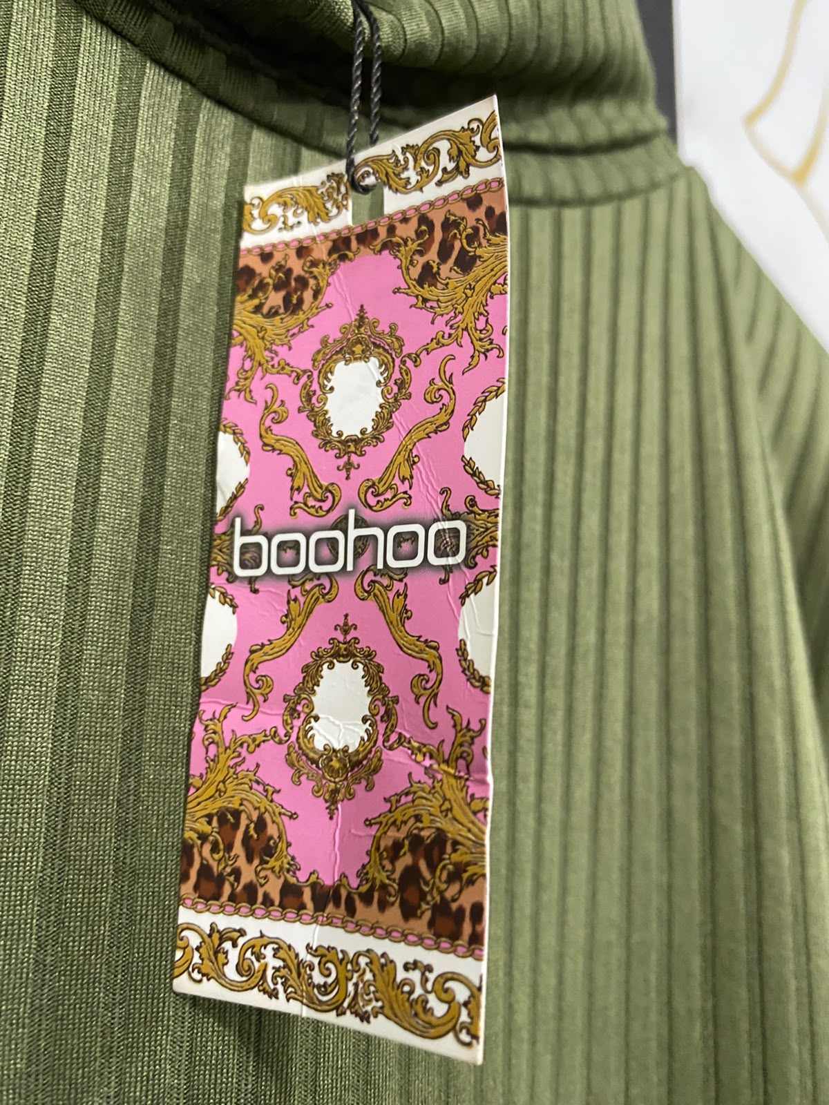 BOOHOO |M| BUST 16| A53| OLIVE GREEN  MOCK-NECK PUFF-SLEEVE TECHNICAL UTILITY BODYSUIT
