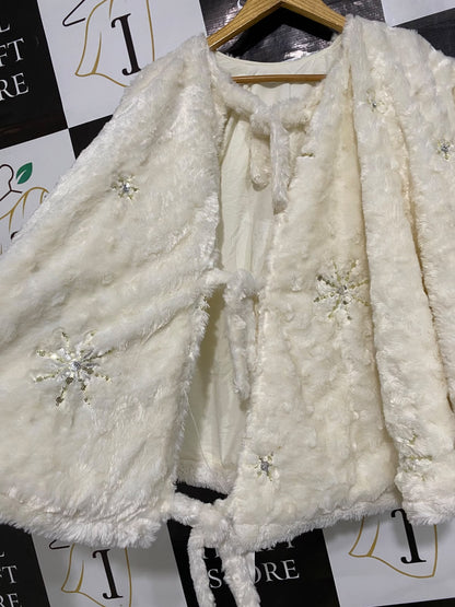 PIER 1 IMPORTS |M| BUST FREE | A53| IVORY FAUX-FUR EMBROIDERED ILLUMINATED TECHNICAL UTILITY CAPE