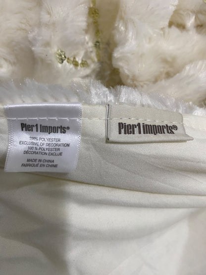 PIER 1 IMPORTS |M| BUST FREE | A53| IVORY FAUX-FUR EMBROIDERED ILLUMINATED TECHNICAL UTILITY CAPE