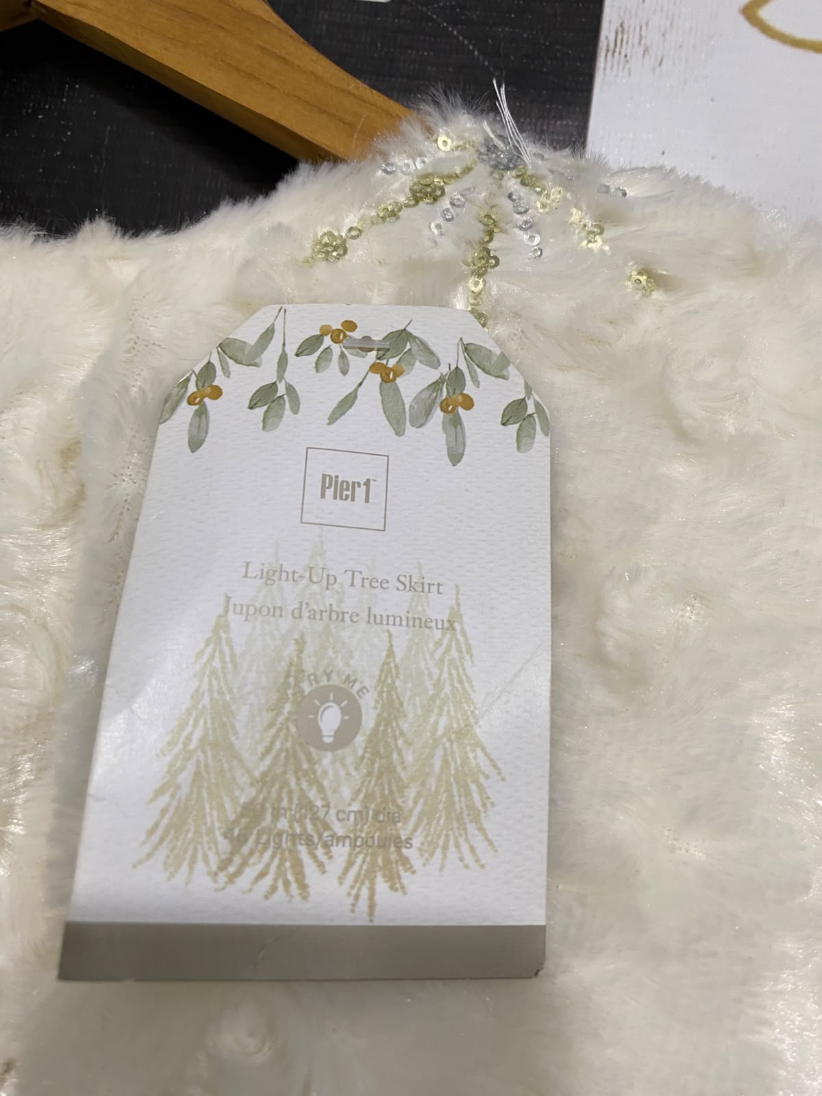 PIER 1 IMPORTS |M| BUST FREE | A53| IVORY FAUX-FUR EMBROIDERED ILLUMINATED TECHNICAL UTILITY CAPE