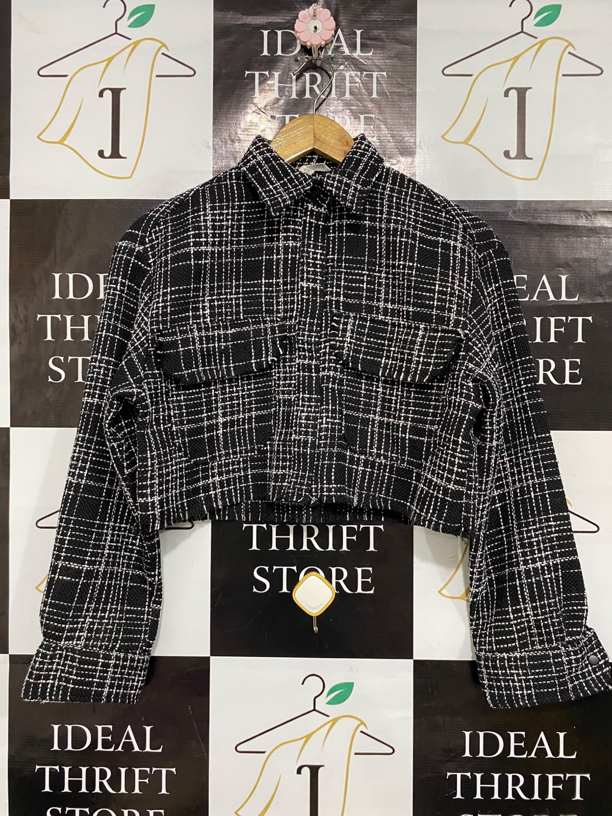 H&M |XS| BUST 19| A53| BLACK AND WHITE CHECKED TWEED CROPPED TECHNICAL UTILITY SHIRT JACKET