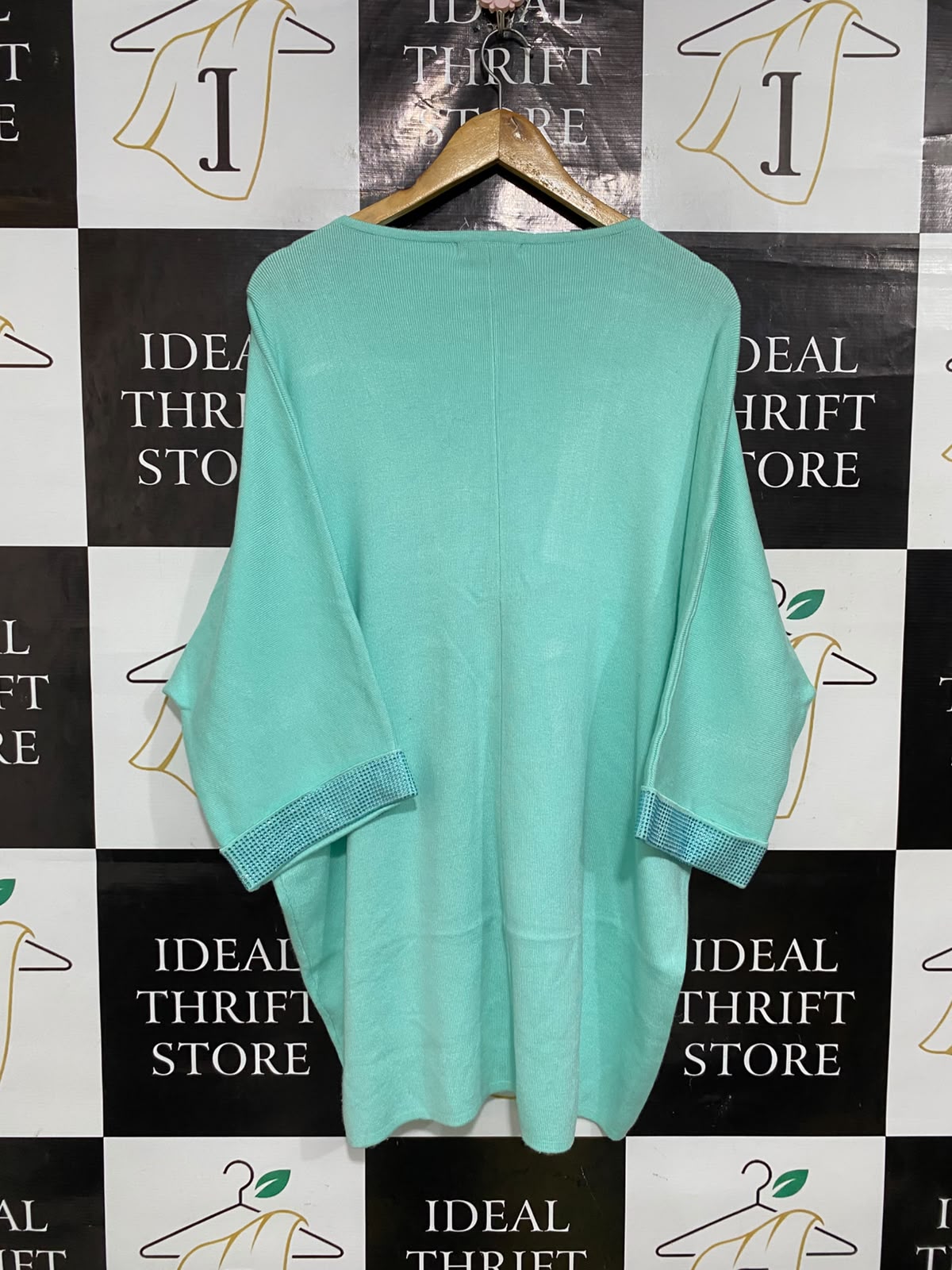 MALISSA |L| BUST 29| A52| MINT GREEN V-NECK TWIST-FRONT TECHNICAL UTILITY KNIT TOP