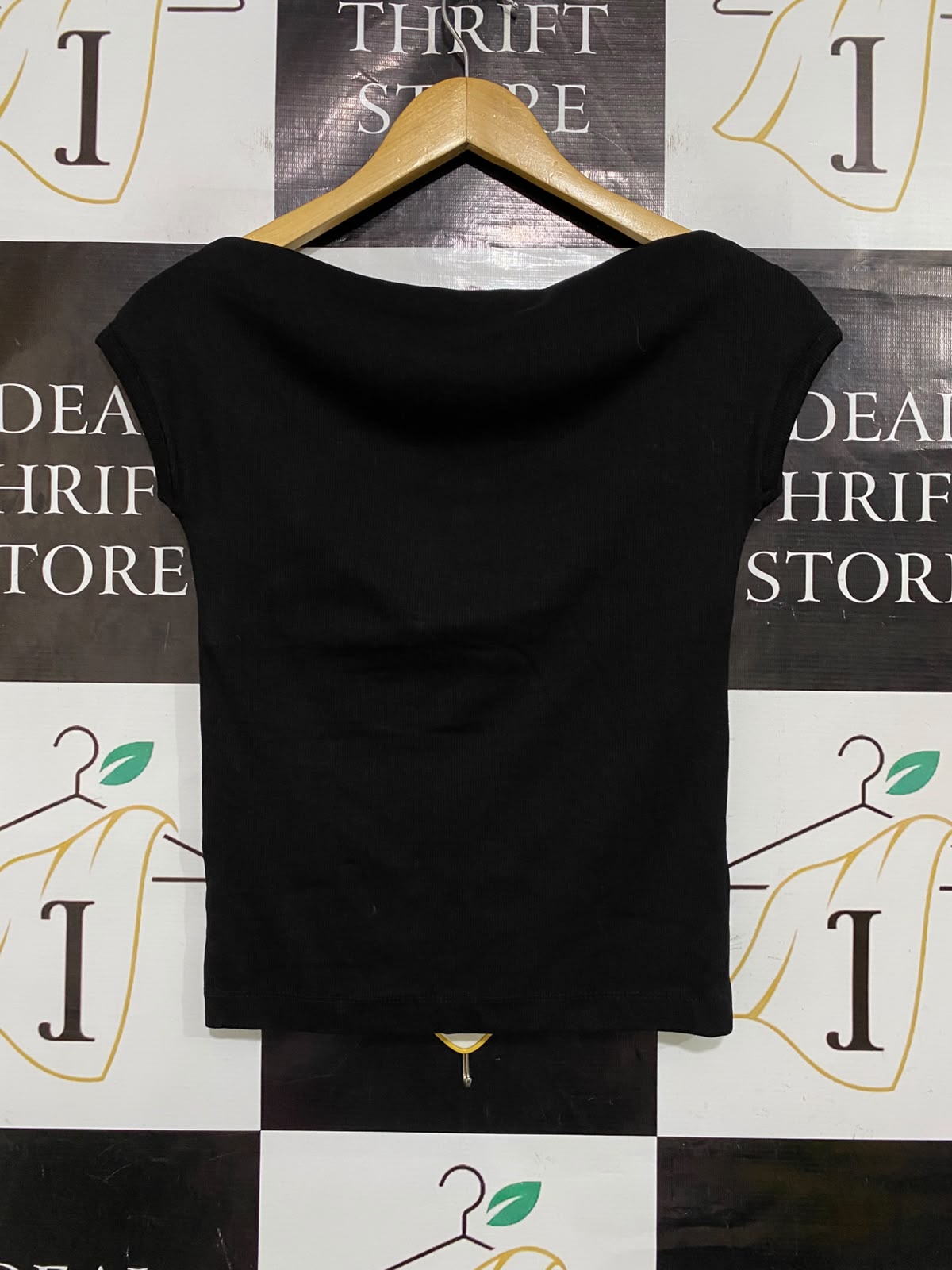 ZARA |M| BUST 15| A52| BLACK ZARA BOAT-NECK CAP-SLEEVE TECHNICAL UTILITY TOP