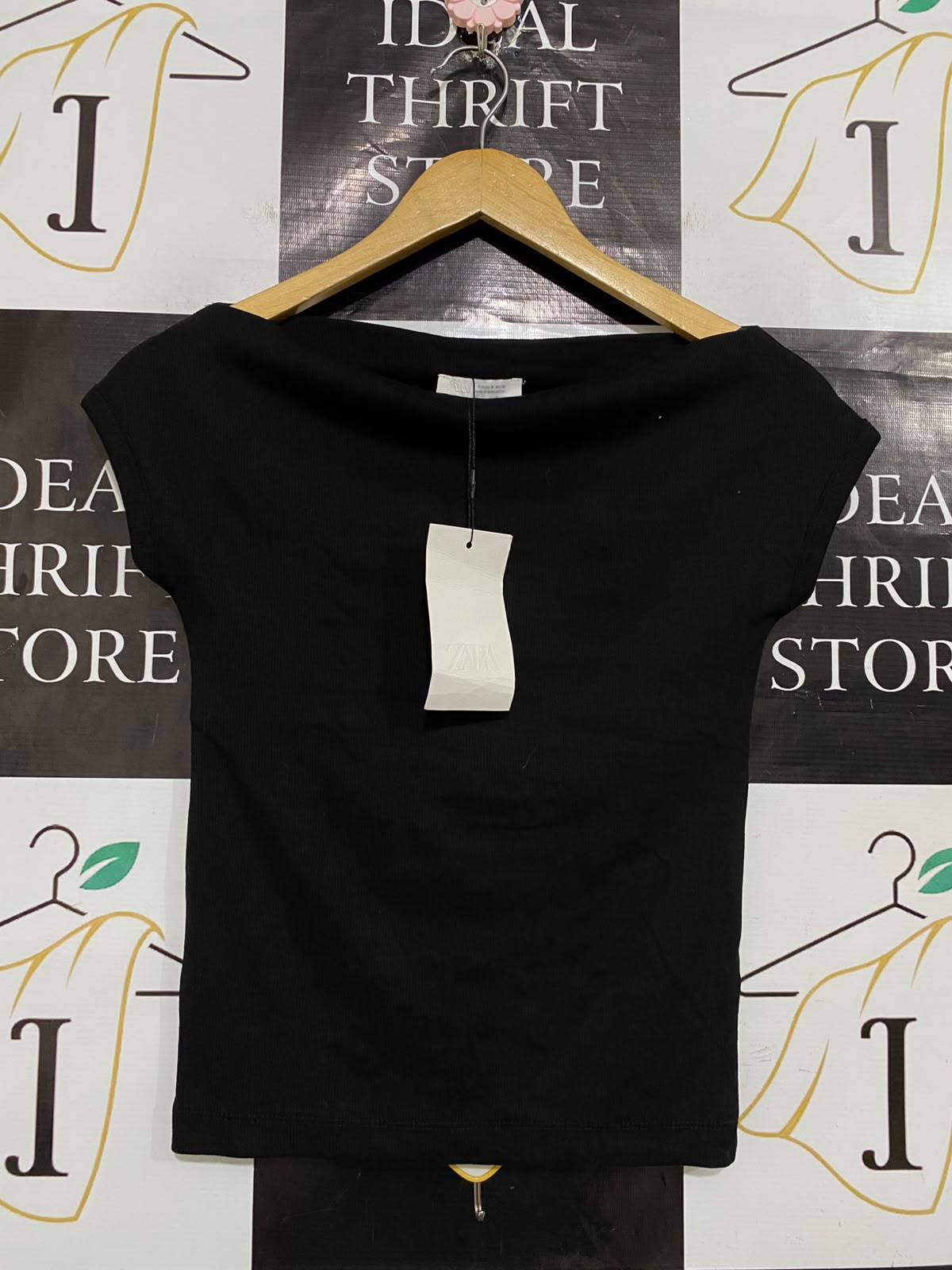 ZARA |M| BUST 15| A52| BLACK ZARA BOAT-NECK CAP-SLEEVE TECHNICAL UTILITY TOP