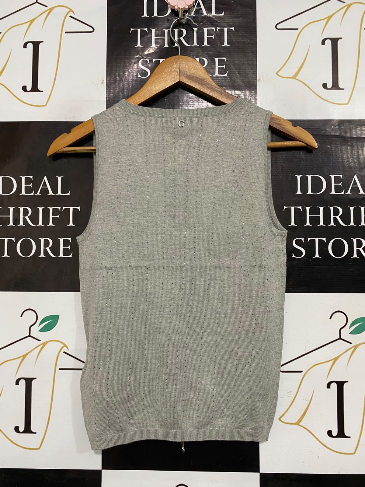 GUESS |XS| BUST 14| A52| BEIGE GUESS V-NECK SLEEVELESS RHINESTONE-EMBELLEISHED TECHNICAL UTILITY KNIT VEST
