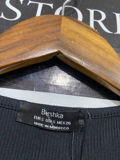 BERSHKA |S| BUST 14| A52| BLACK BERSHKA V-NECK O-RING FRONT TECHNICAL UTILITY CROP TOP