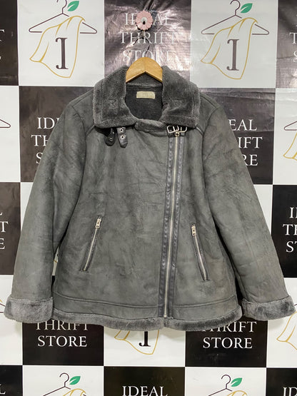 WALLIS |L| BUST 23| A52| CHARCOAL GREY FAUX-SHEARLING BUCKLED AVIATOR TECHNICAL UTILITY JACKET
