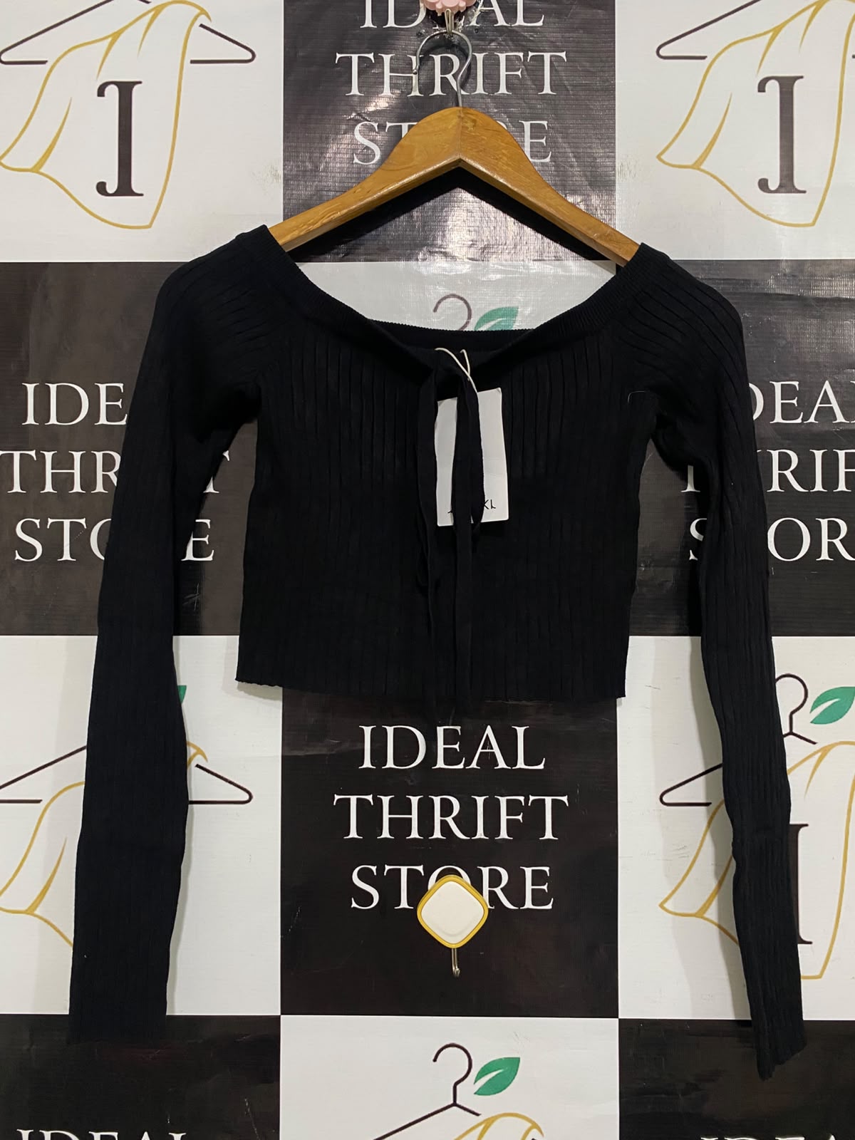 MONKL |S| BUST 12| A54| BLACK OFF-SHOULDER TIE-FRONT LONG-SLEEVE TECHNICAL UTILITY CROP TOP