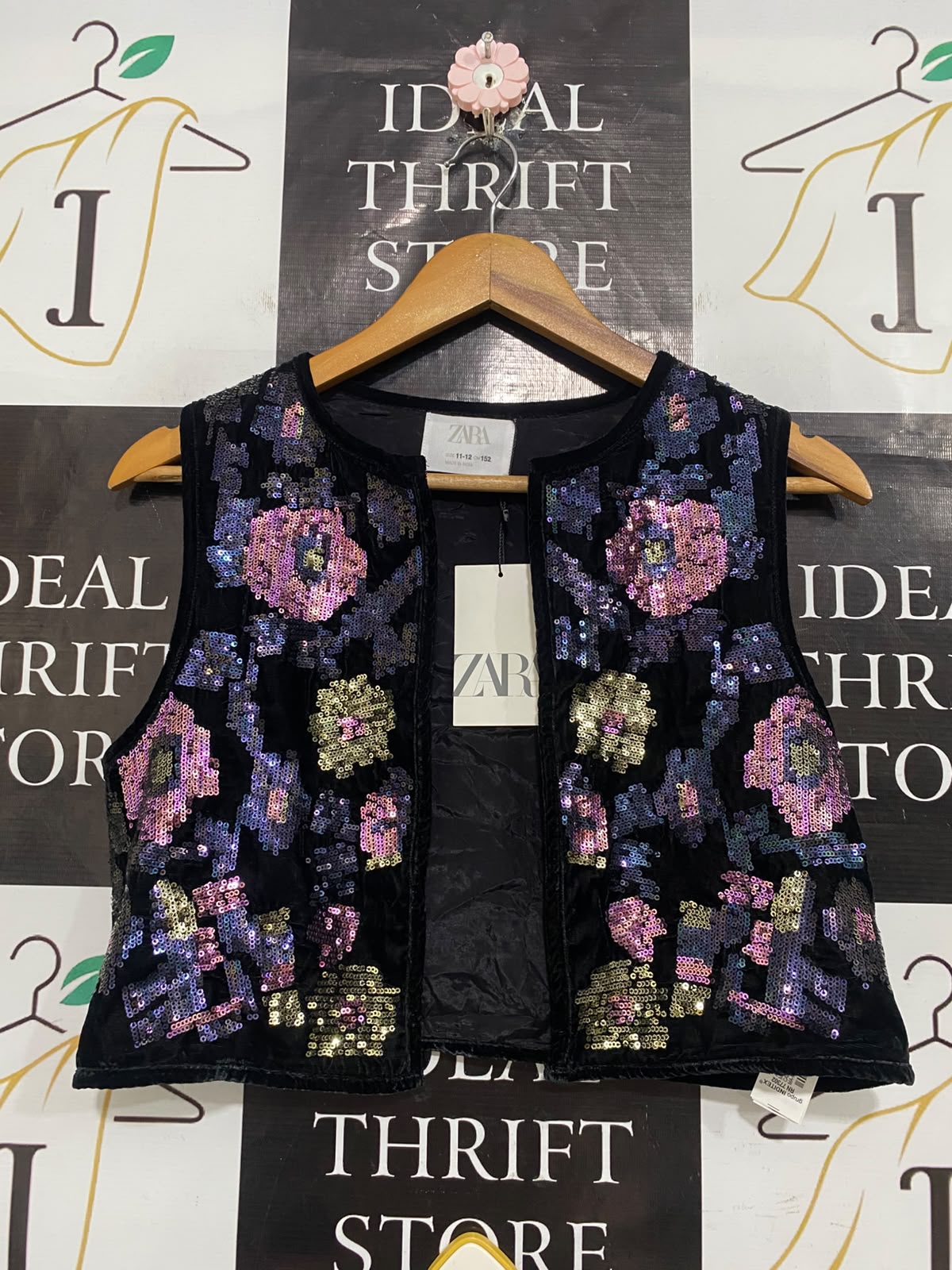 ZARA |S| BUST 17| A54| BLACK ZARA FLORAL SEQUIN EMBROIDERED SLEEVELESS TECHNICAL UTILITY VEST