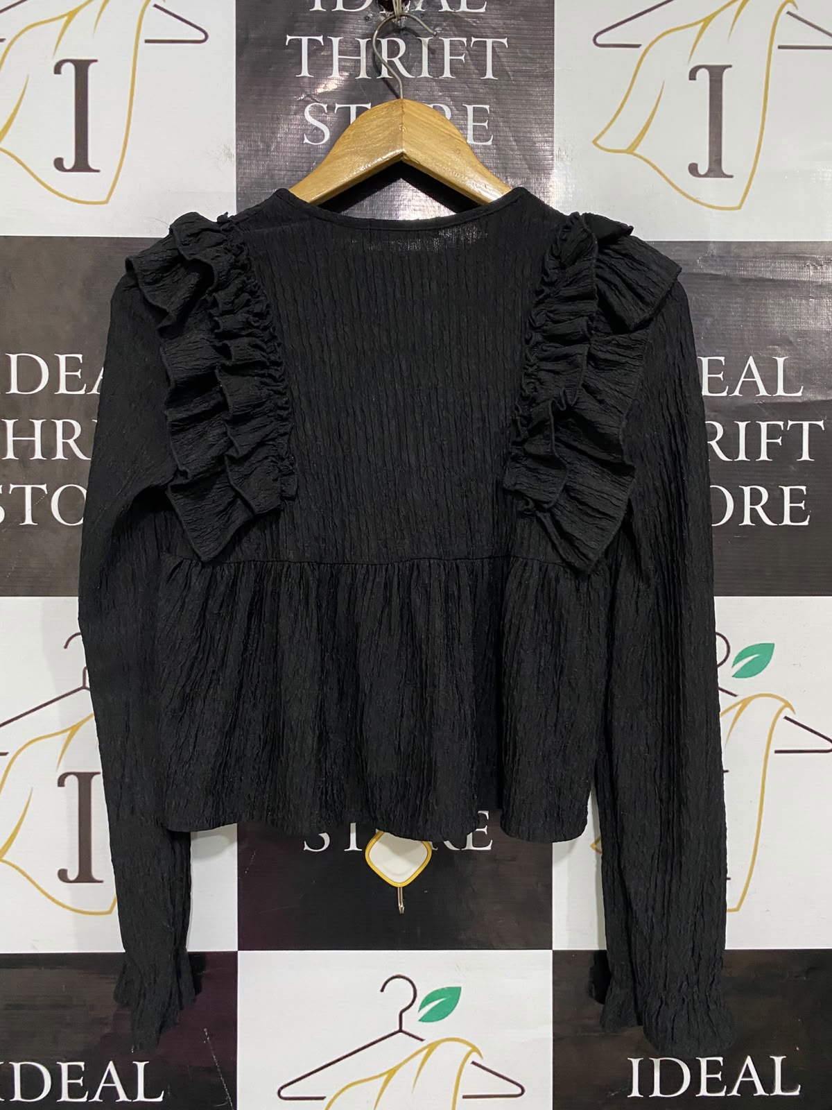 LOOK SLAY |S/M| BUST 16| A54| BLACK LOOK SLAY RUFFLE-TRIM TIE-FRONT TECHNICAL UTILITY BLOUSE