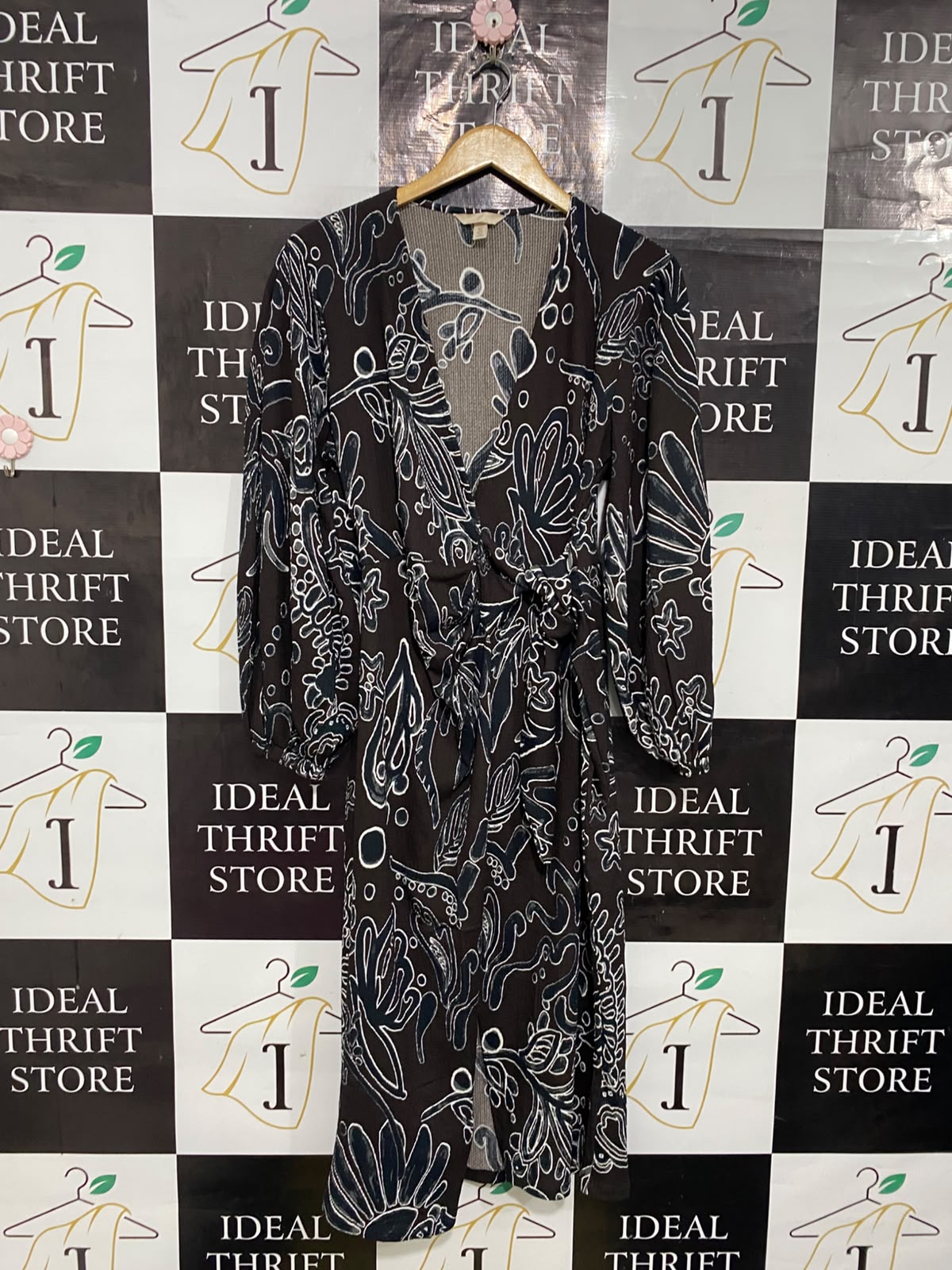H&M |S| BUST 17| A54| DARK BROWN AND WHITE ABSTRACT FLORAL-PRINT WRAP TECHNICAL UTILITY MIDI DRESS
