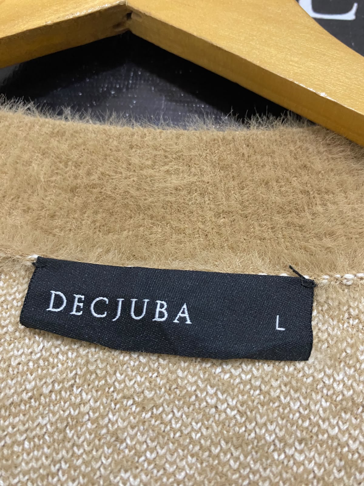DECJUBA |L| BUST 24| A32| CHEVRON-KNIT BUTTON-UP TECHNICAL UTILITY CARDIGAN