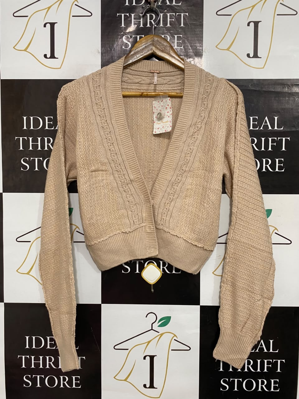FREE PEOPLE |L| BUST 19| A55| BEIGE CABLE-KNIT CROPPED TECHNICAL UTILITY CARDIGAN