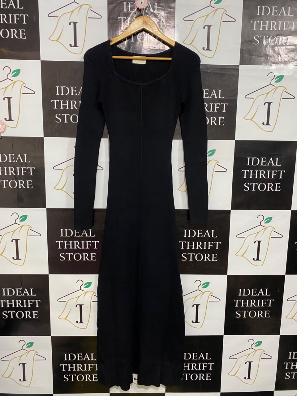 DISSH |S| BUST 13| A55| BLACK RIBBED LONG-SLEVE SCOOP-NECK TECHNICAL UTILITY MIDI DRESS