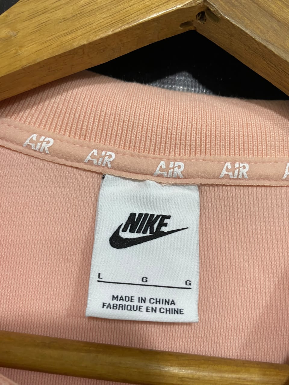 NIKE |L| BUST 21| A55| PEACH SHORT-SLEEVE HALF-ZIP TECHNICAL UTILITY CROP TOP