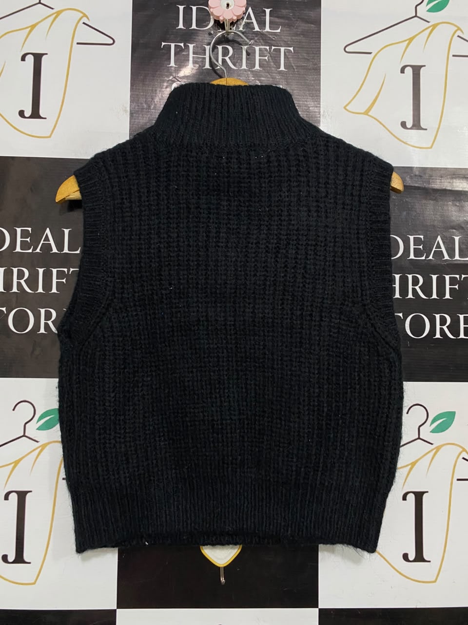 M&S |XS| BUST 18| A54| BLACK HALF-ZIP MOCK-NECK SLEEVELESS TECHNICAL UTILITY KNIT VEST