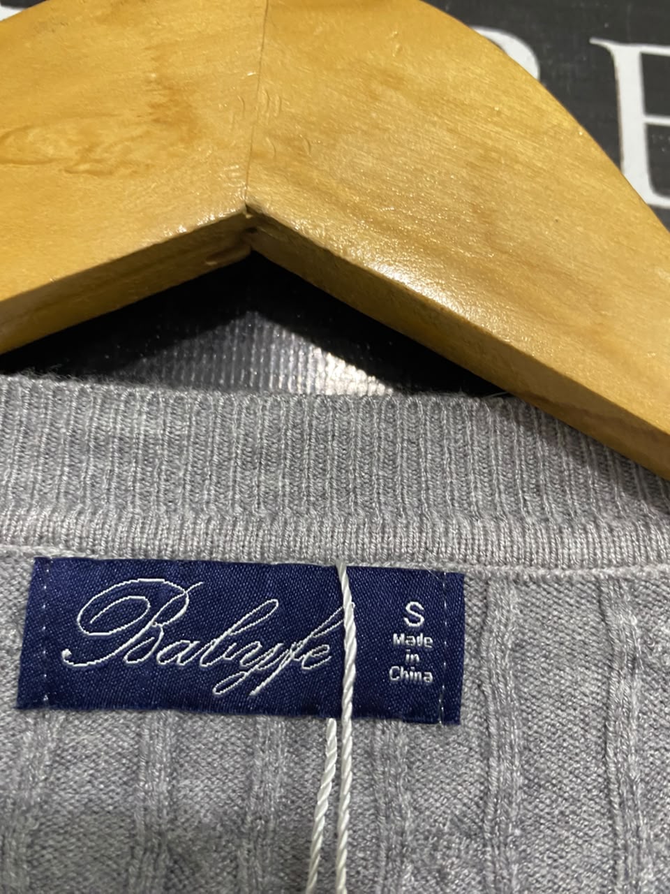 BALYFE |S| BUST 14| A54| GREY CABLE-KNIT V-NECK TECHNICAL UTILITY SWEATER