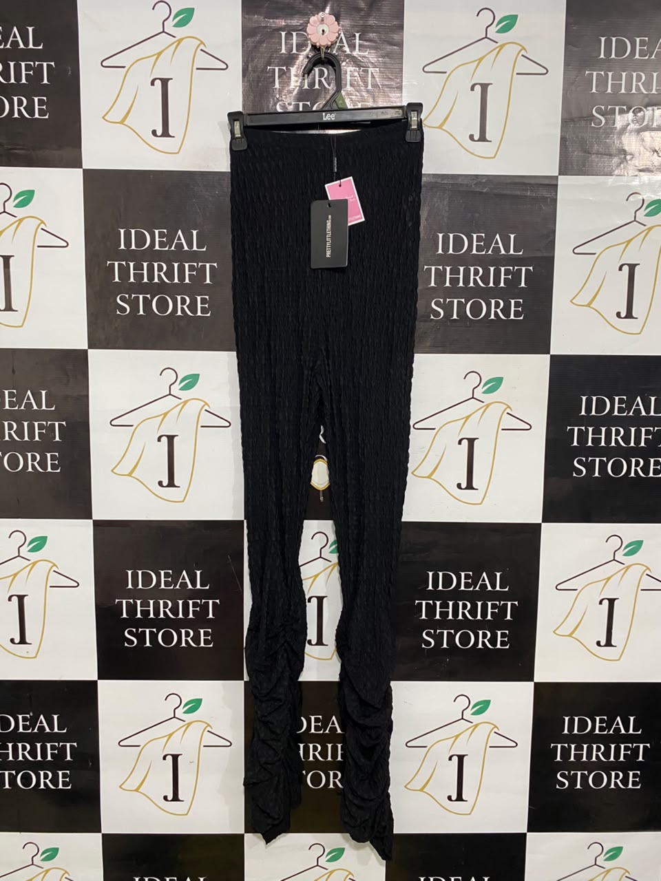 PRETTYLITTLE THING |XS| WAIST 22| A54| BLACK CRINKLE TEXTURED RUFFLE-HEM TECHNICAL UTILITY LEGGINGS