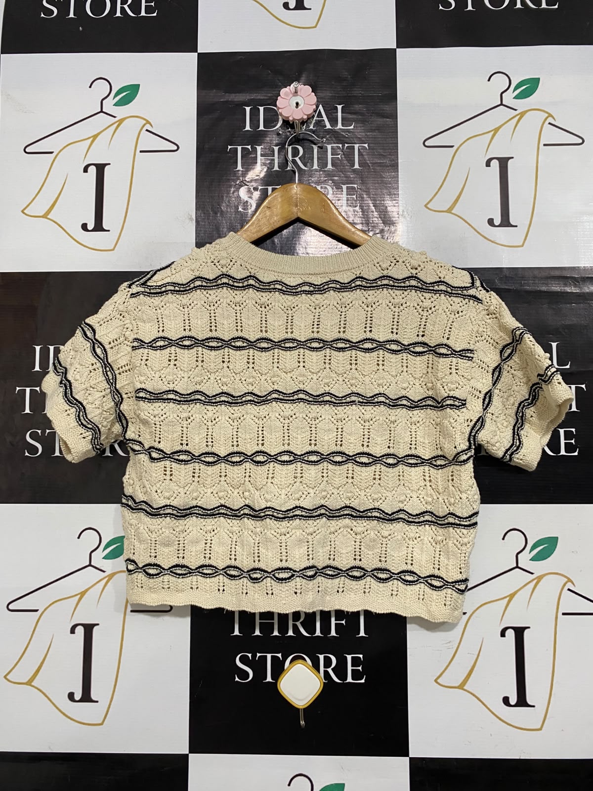 ZARA |XS| BUST 18| A56| OFF-WHITE AND BLACK STRIPED SHORT-SLEEVE TECHNICAL UTILITY SWEATER