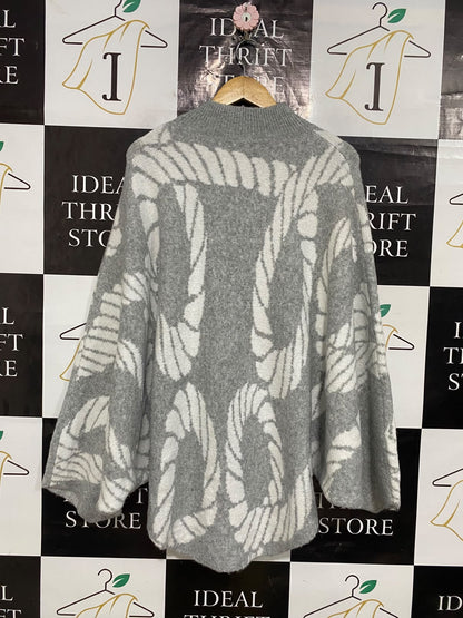 MOEWY |M| BUST FREE| A55| GREY AND WHITE ROPE-PRINT MOCK-NECK TECHNICAL UTILITY PONCHO SWEATER