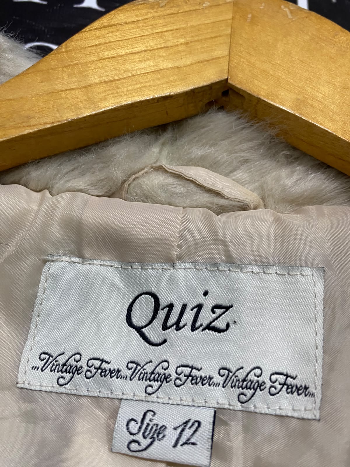 QUIZ |M| BUST 20| A55| BEIGE FAUX-FUR LAPEL TECHNICAL UTILITY JACKET