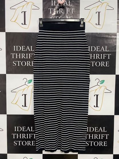 LILY LOVES |XXS| WAIST 24| A32| BLACK AND WHITE STRIPED KNIT TECHNICAL UTILITY MIDI SKIRT
