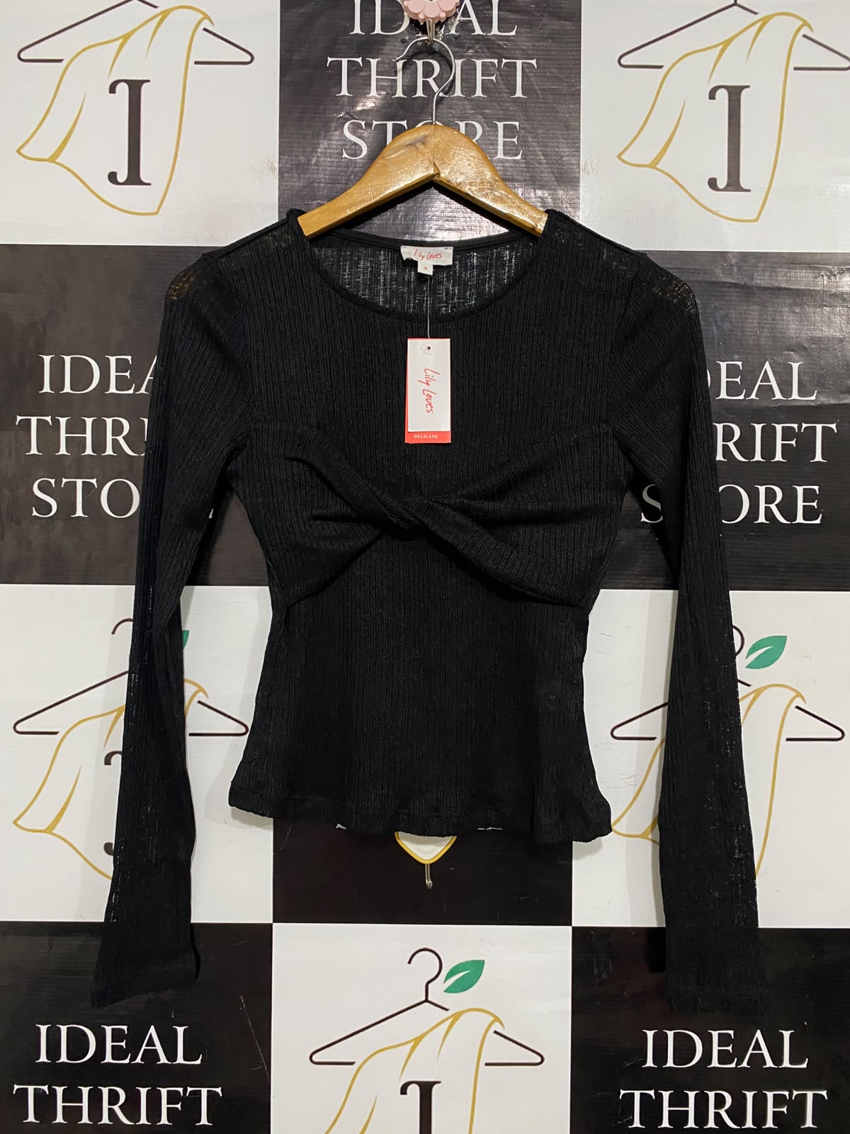 LILY LOVES |S| BUST 15| A56| BLACK TWIST-FRONT RIBBED TECHNICAL UTILITY LONG-SLEEVE TOP