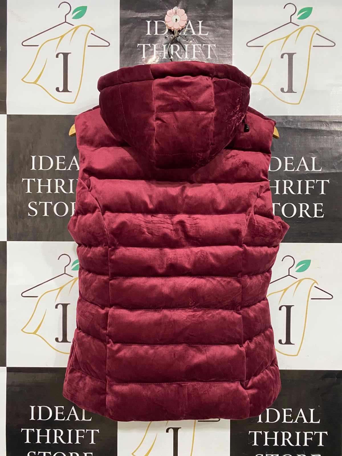 ENGINE |M| BUST 20| A56| BURGUNDY VELVET HOODED PUFFER VEST TECHNICAL UTILITY OUTERWEAR