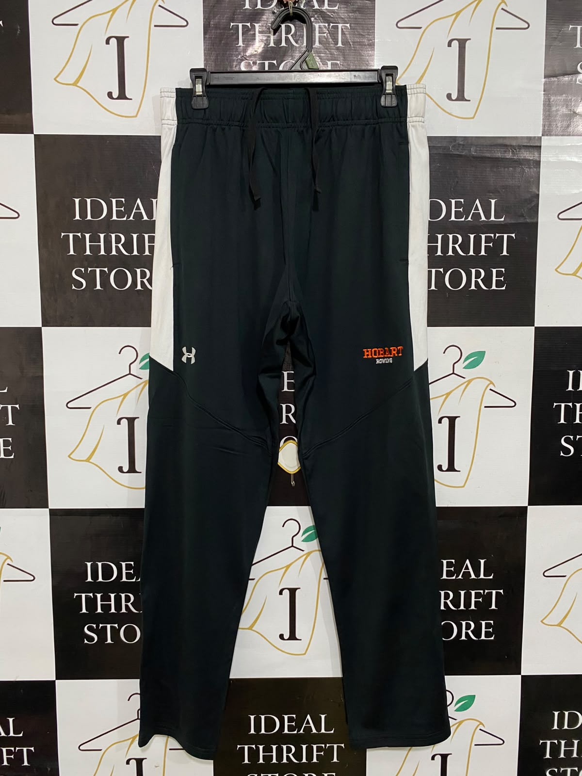 UNDER ARMOUR |L| WAIST 30| A57| HOBART ROWING BLACK AND WHITE TECHNICAL UTILITY TRACK PANTS