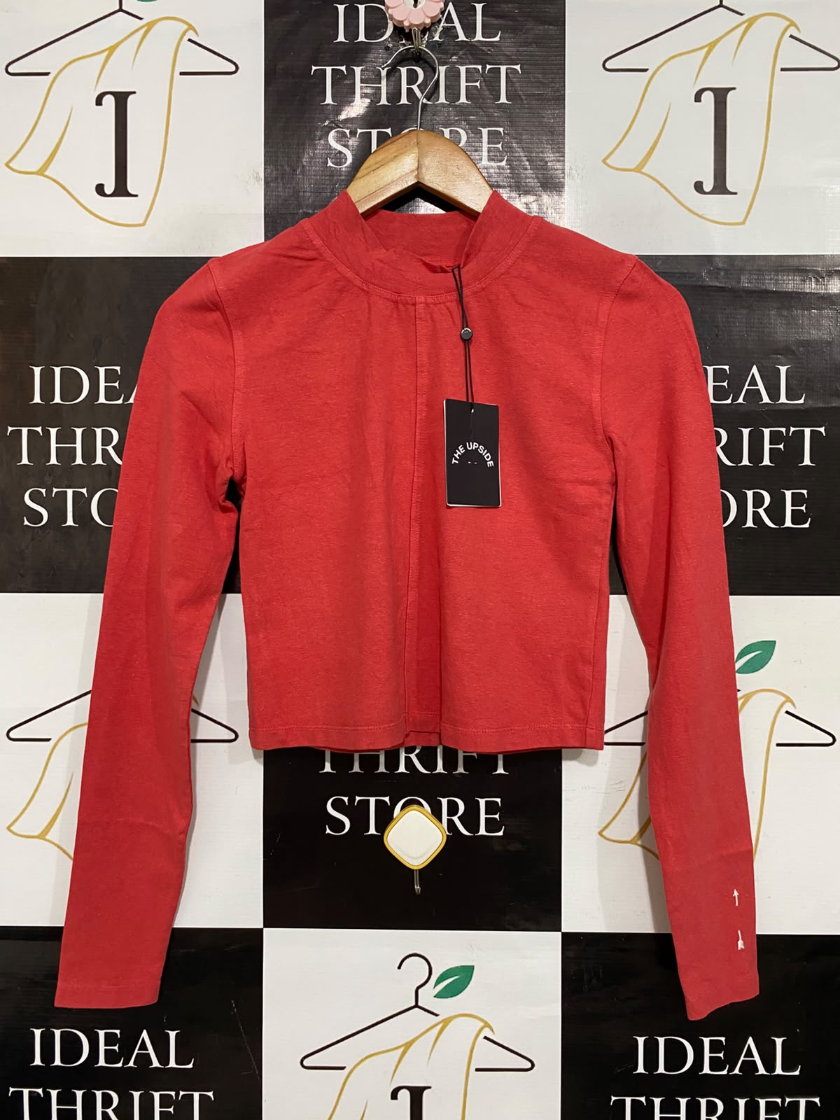 THE UPSIDE |XS| BUST 15| A57| CORAL MOCK-NECK LONG-SLEEVE TECHNICAL UTILITY CROP TOP