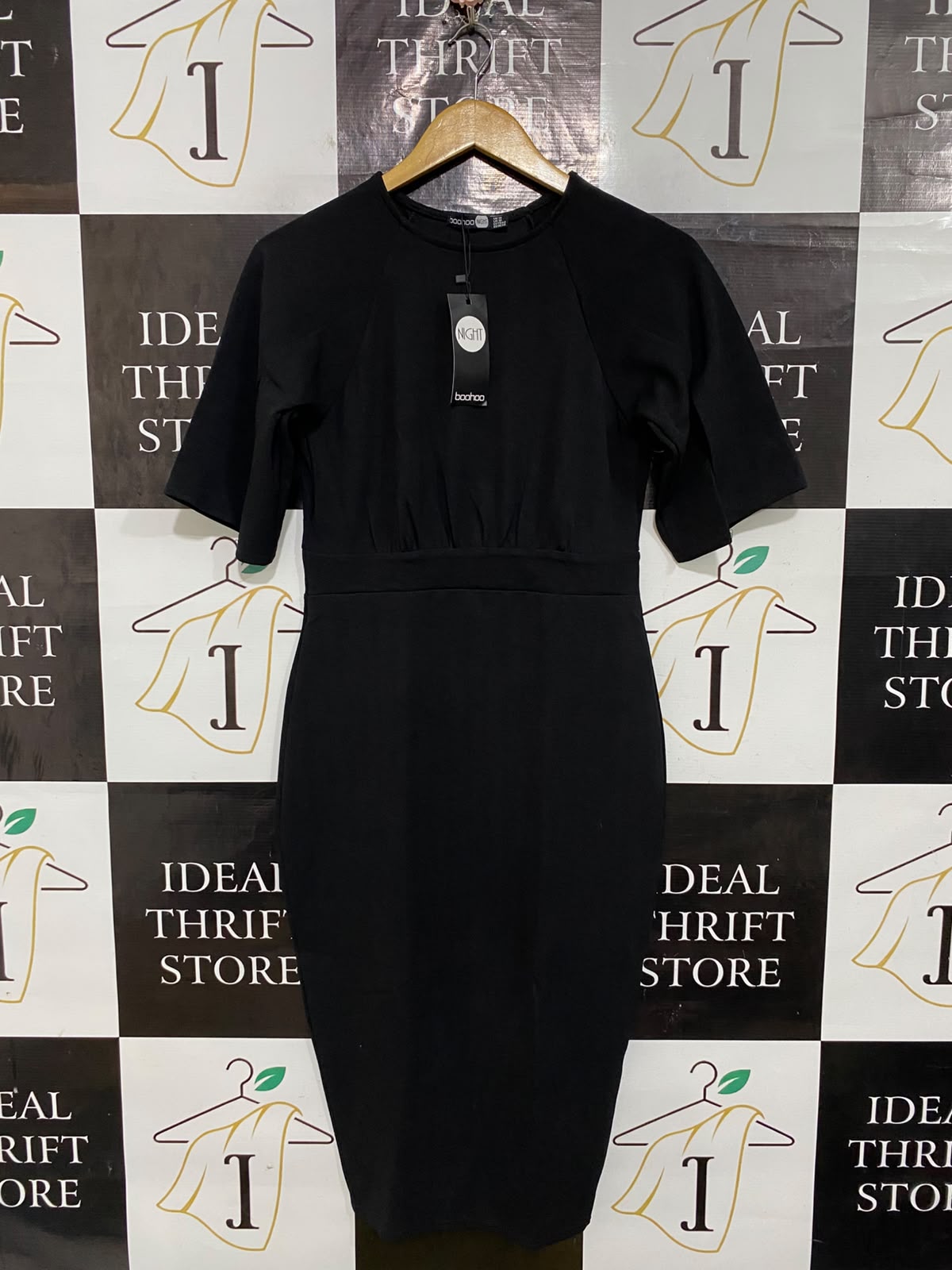 BOOHOO |M| BUST 16| A57| BLACK SHORT-SLEEVE GATHERED-WAIST TECHNICAL UTILITY MIDI DRESS
