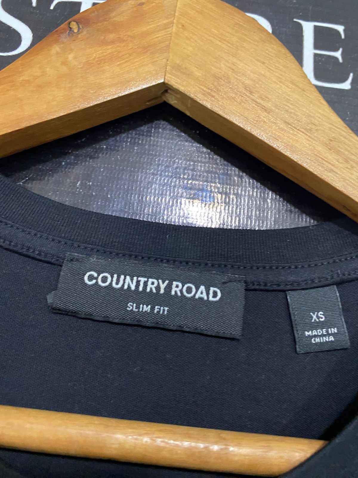COUNTRY ROAD |XS| BUST 19| A57| BLACK CREWNECK TECHNICAL UTILITY T-SHIRT