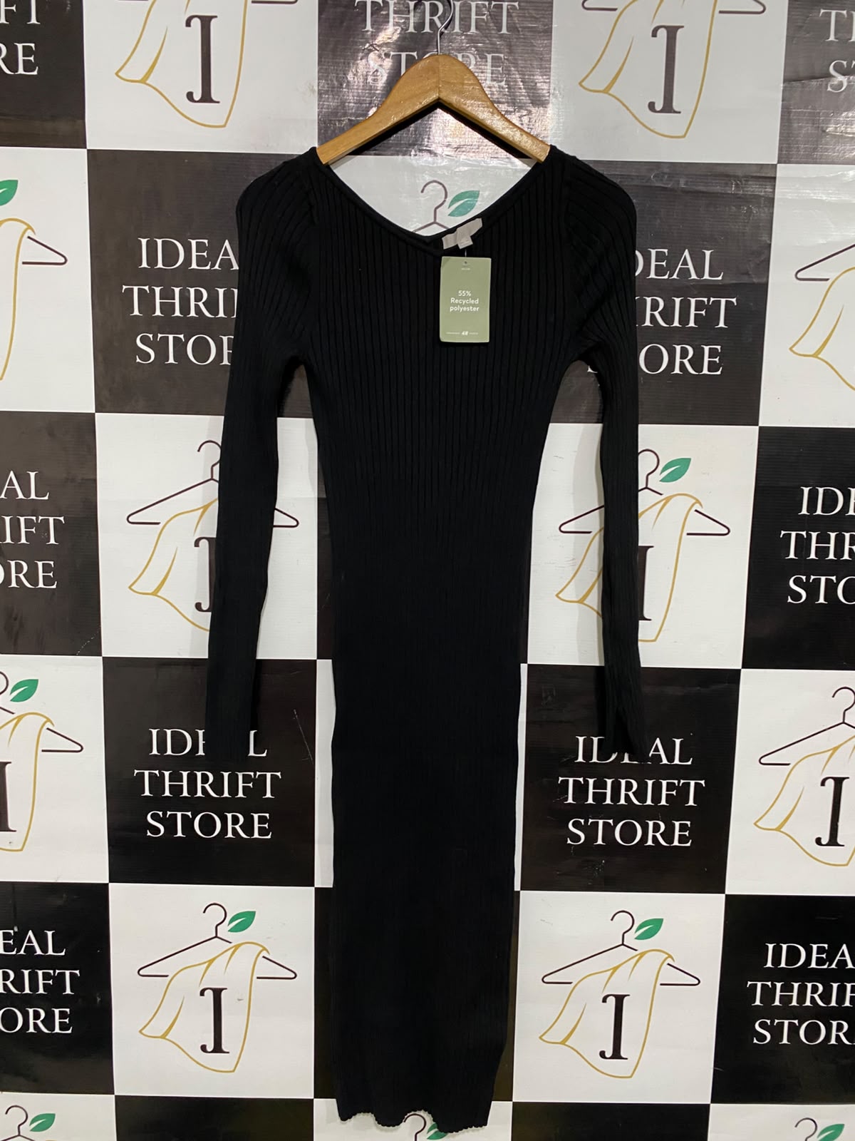 H&M |S| BUST 14| A58| BLACK RIBBED-KNIT V-NECK LONG-SLEEVE TECHNICAL UTILITY MIDI DRESS