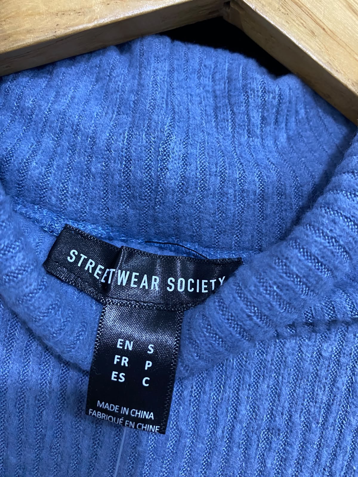 STREETWEAR SOCIETY |S| BUST 15| A58| BLUE RIBBED TURTLENECK TECHNICAL UTILITY TOP