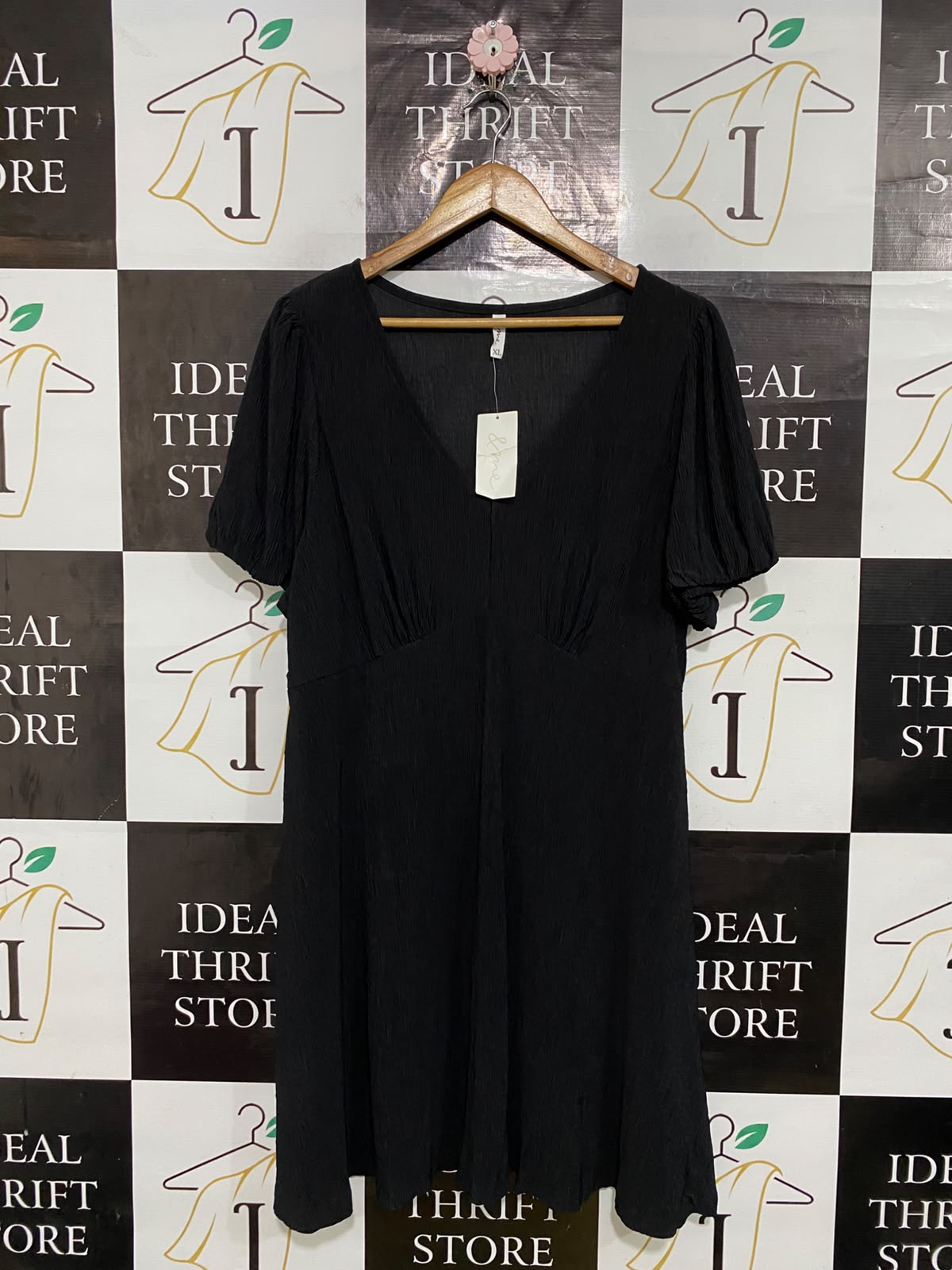 & ME |XL| BUST 22| A58| BLACK V-NECK SHORT-SLEEVE TECHNICAL UTILITY MINI DRESS