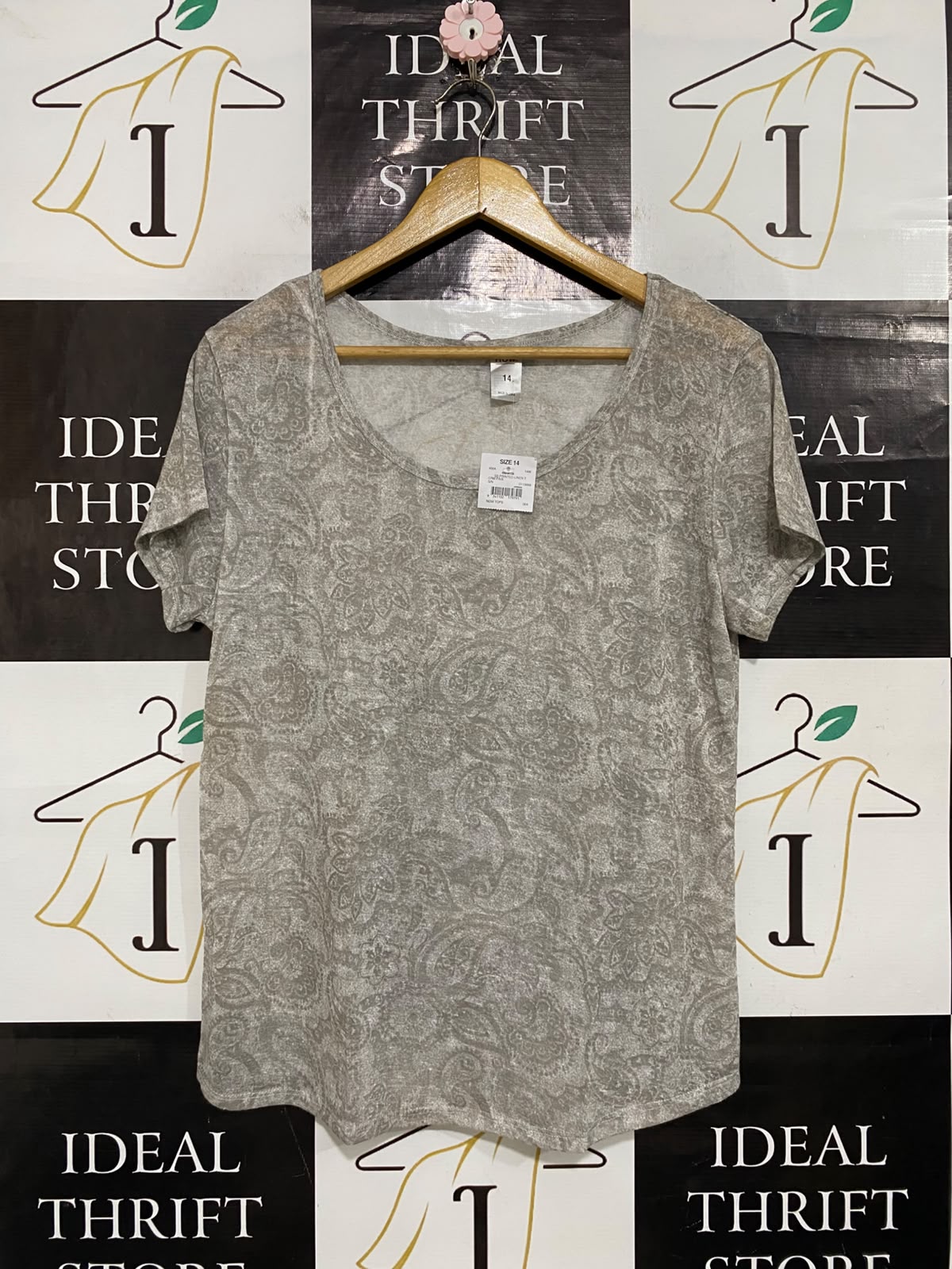 NOW |M| BUST 20| A57| TAUPE PAISLEY-PRINT SCOOP-NECK TECHNICAL UTILITY T-SHIRT