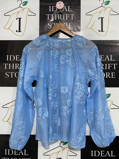 SHEIN |M| BUST 20| A57| LIGHT BLUE FLORAL-JACQUARD TIE-NECK TECHNICAL UTILITY BLOUSE