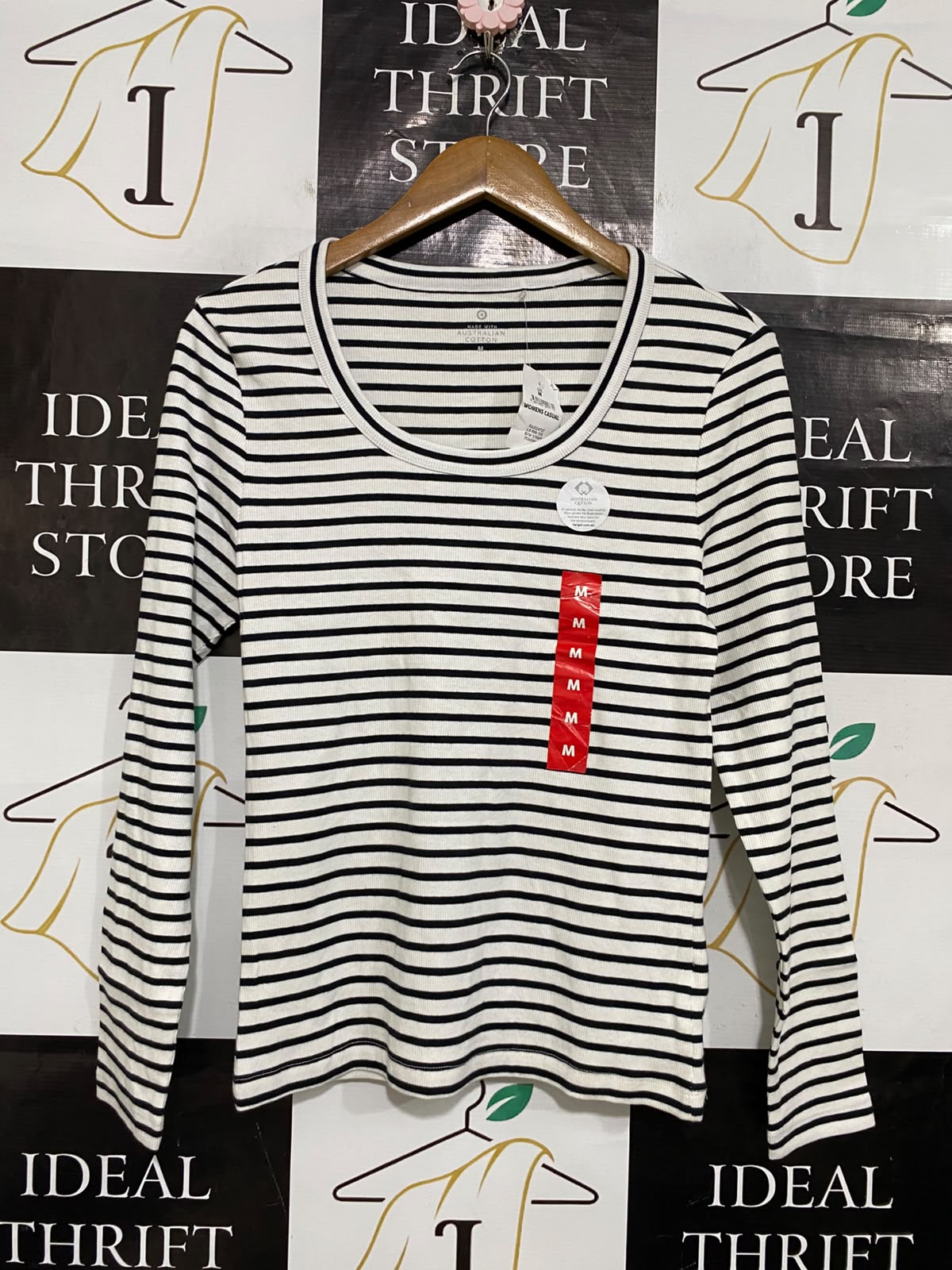 TARGET ACTIVE |M| BUST 16| A57| BLACK AND WHITE STRIPED SCOOP-NECK TECHNICAL UTILITY LONG-SLEEVE TOP