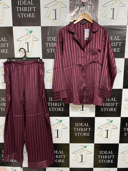 F&F |M| A57| BURGUNDY STRIPED SATIN-FINISH TECHNICAL UTILITY LOUNGE SET