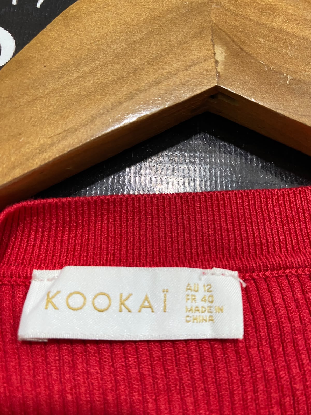 KOOKAI |S| BUST 13| A57| RED BUTTON-FRONT RIBBED TECHNICAL UTILITY TANK TOP
