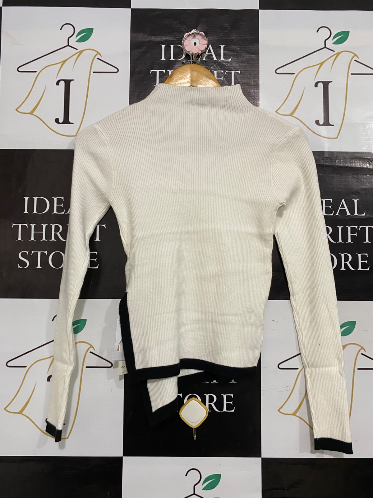 COMMENSE |S| BUST 14| A59| WHITE & BLACK ASYMMETRIC MOCK-NECK TECHNICAL UTILITY LONG-SLEEVE TOP