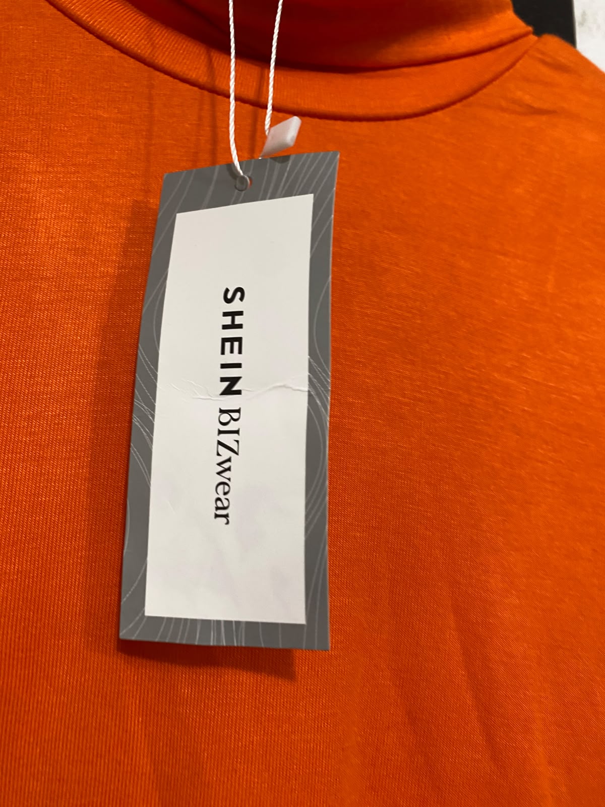 SHEIN |M| BUST 16| A58| BIZWEAR ORANGE TURTLENECK TECHNICAL UTILITY LONG-SLEEVE TOP