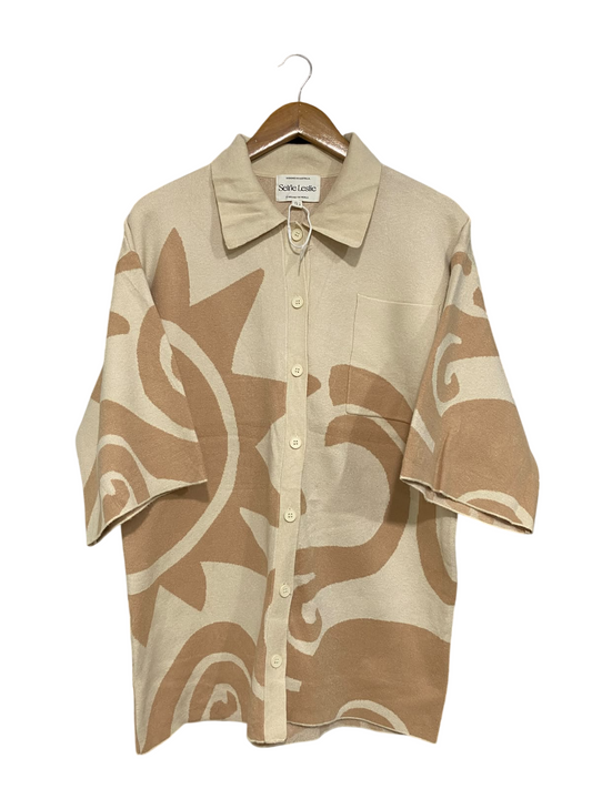 SELFIE LESLIE |S| BUST 21| A59| BEIGE ABSTRACT-PRINT COLLARED TECHNICAL UTILITY KNIT SHIRT