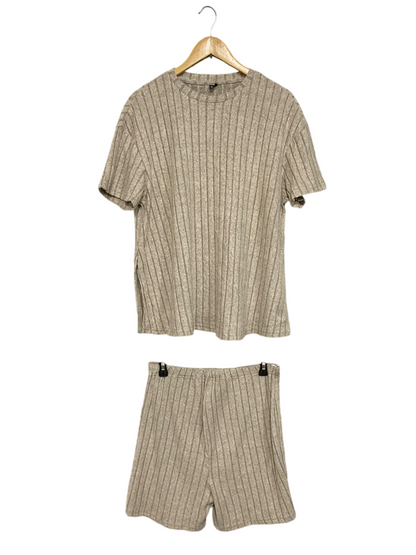 SHEIN |L| A59| BEIGE RIBBED SHORT-SLEEVE TOP AND SHORTS TECHNICAL UTILITY SET