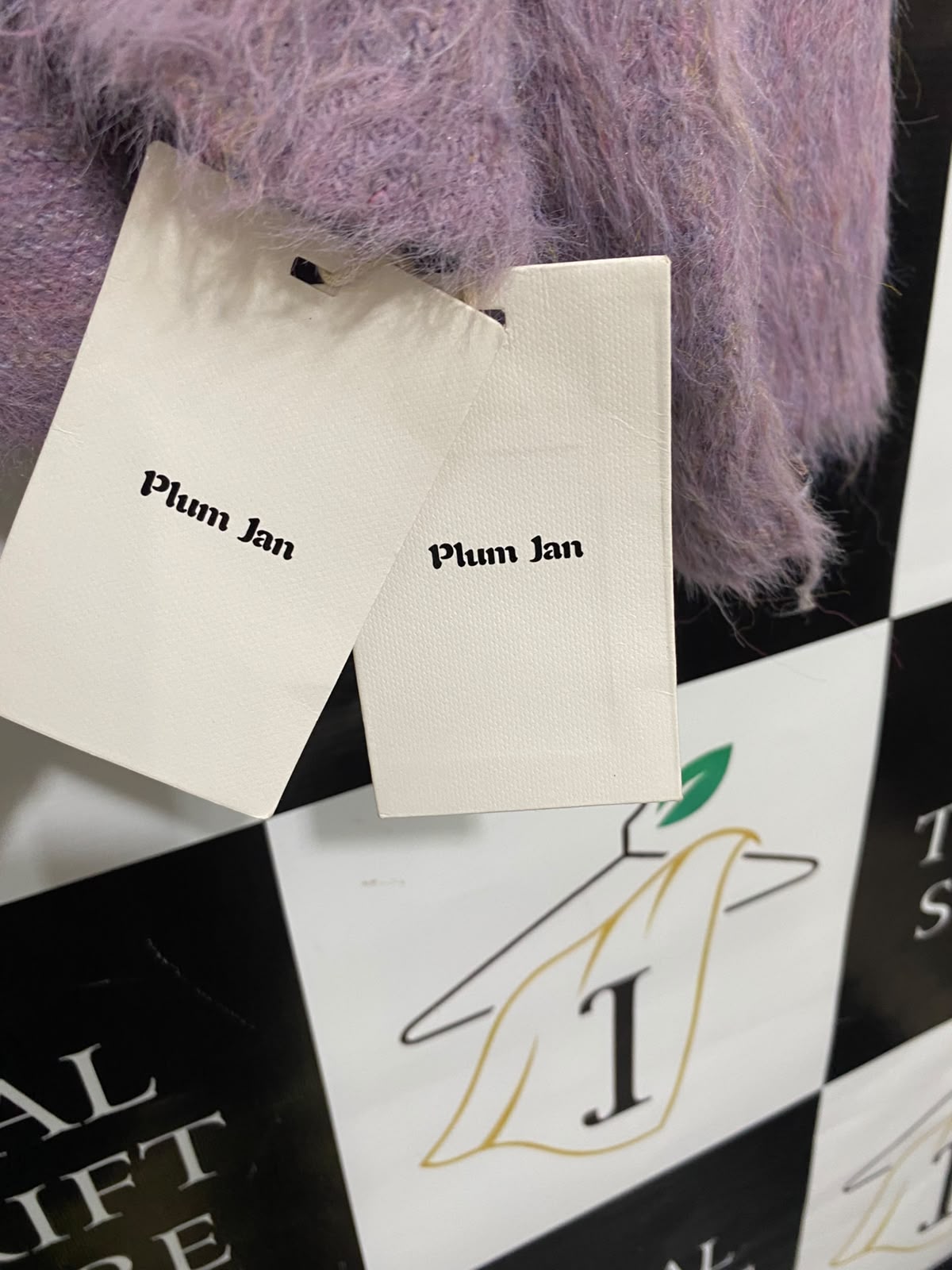 PLUM JAN |XL| BUST 22| A60| LILAC FLUFFY TEXTURED TECHNICAL UTILITY V-NECK SWEATER