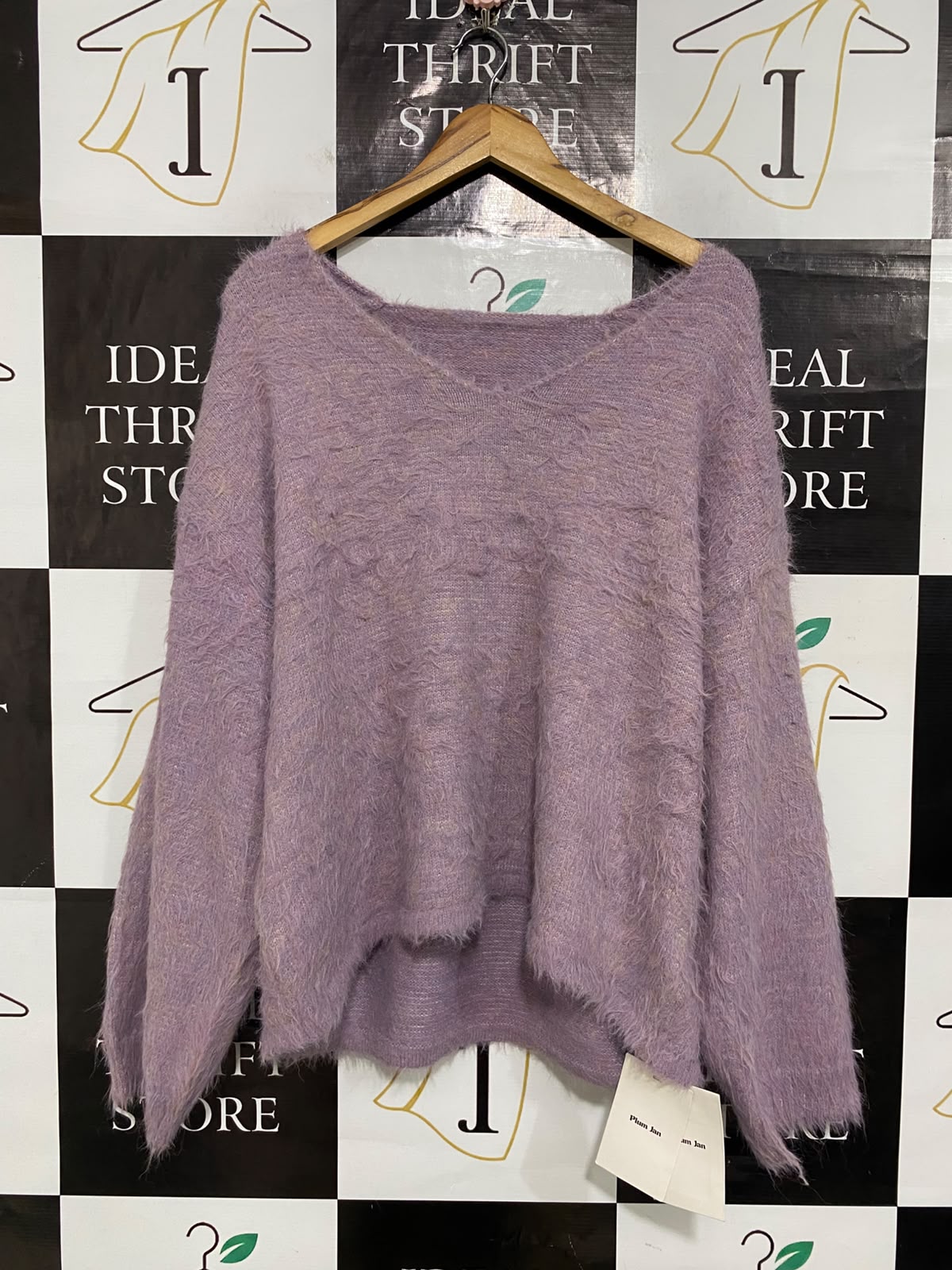 PLUM JAN |XL| BUST 22| A60| LILAC FLUFFY TEXTURED TECHNICAL UTILITY V-NECK SWEATER