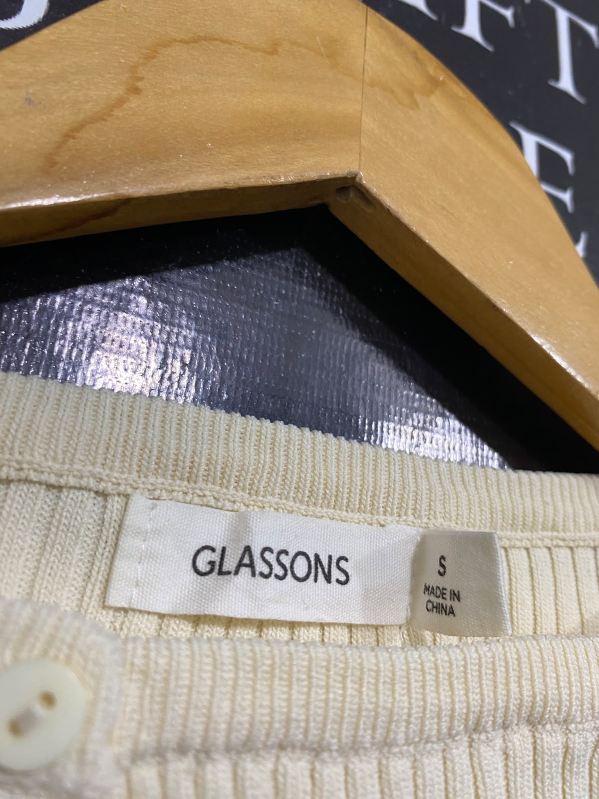 GLASSONS |S| BUST 11| A60| OFF-WHITE RIBBED ASYMMETRIC-BUTTON TECHNICAL UTILITY CARDIGAN