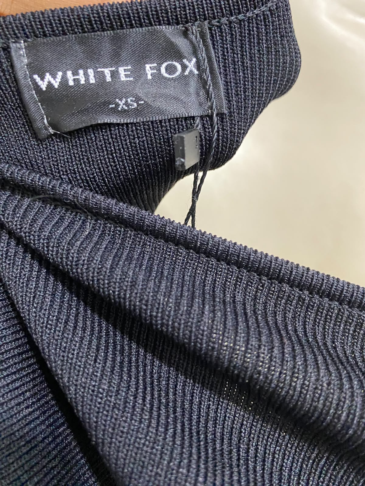 WHITE FOX |XS| BUST 15| A59| BLACK HARDWARE-BUCKLE SQUARE-NECK TECHNICAL UTILITY CROP TOP